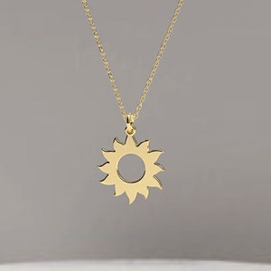 Pendentif soleil en or massif 14 carats Collier pendentif soleil Pendentif en or pour femme Collier minimaliste à breloques soleil Collier céleste délicat image 1