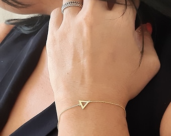 14K Solid Gold Triangle Charm Bracelet, 14K Gold Bracelet, Dainty Chain Bracelet, Geometric Bracelet, Triangle Jewelry, Gift For Women