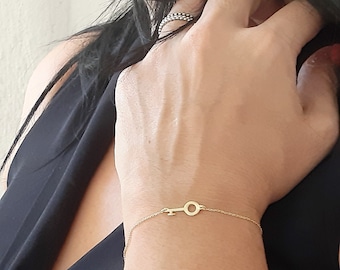 14k solid gold Key Bracelet, Yellow Gold , Yellow Gold key Bracelet, Key Charm Bracelet, Luck Bracelet, minimal key bracelet unique mom gift