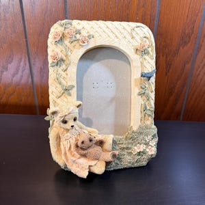 Heavy Resin Teddy Bear Bluebird Rose Trellis Picture Frame