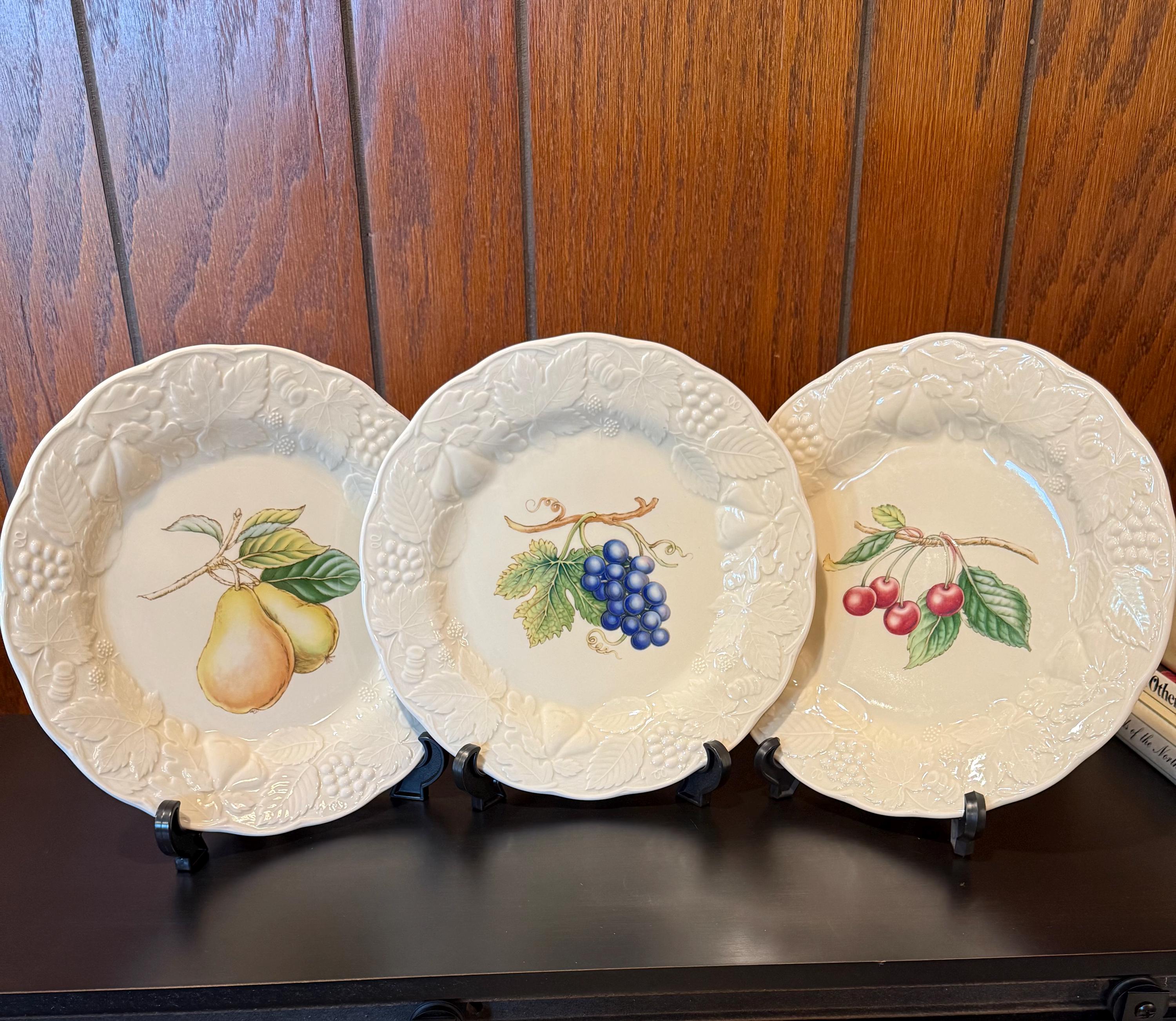 Nikko Woodbury - Etsy