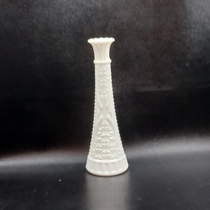 9&quot; Anchor Hocking Milk Glass Bud Vase Stars & Stripes