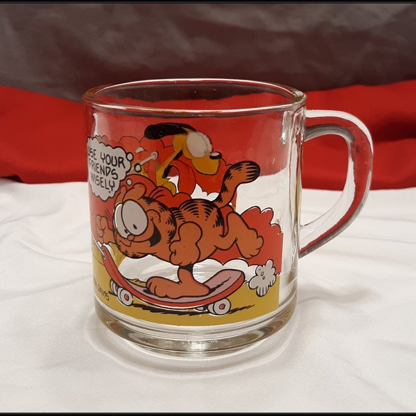 Coffee Mug Garfield & Odie Skateboard  Vintage  Jim Davis