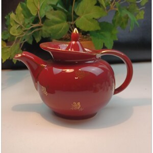 Vintage Collectible Hall 6-Cup Teapot & Lid w/Built-In Strainer Maroon Windshield Pattern Gold Roses