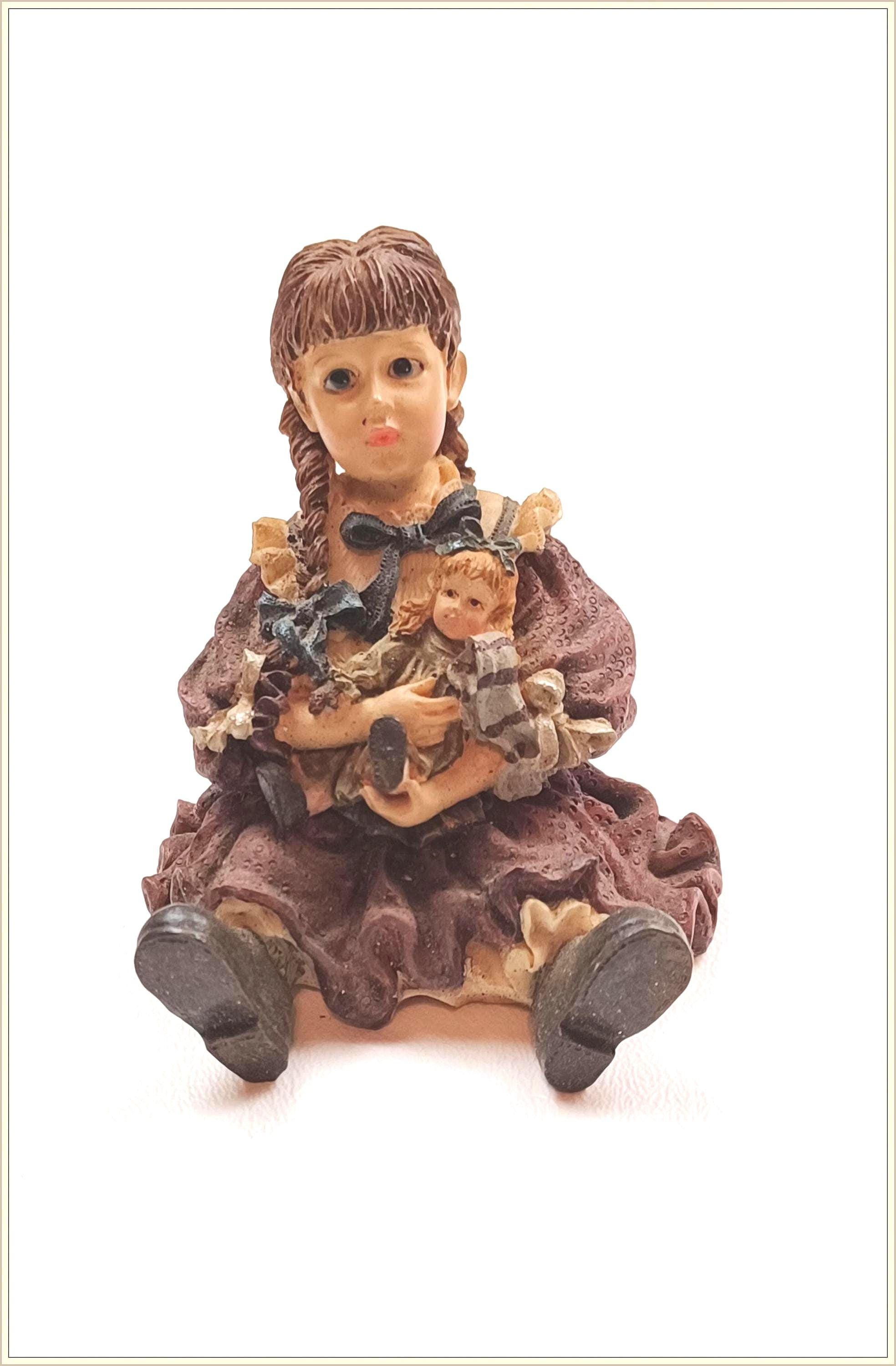 Patricia Figurine - Etsy