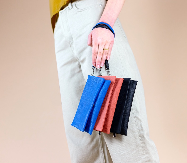 Cartera de cuero para mujer con correa para la muñeca, cartera plegable, billetera plegable, billetera minimalista tipo sobre con bolsillos con cremallera imagen 6