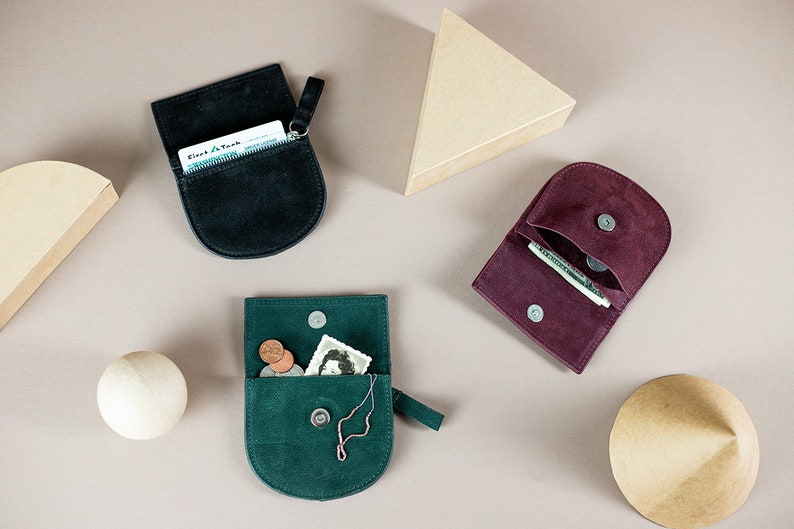 Cartera de piel con cremallera y diseño de media luna, monedero geométrico pequeño, cartera minimalista y elegante. imagen 5