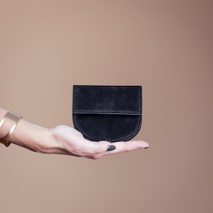 Cartera de piel con cremallera y diseño de media luna, monedero geométrico pequeño, cartera minimalista y elegante. Black