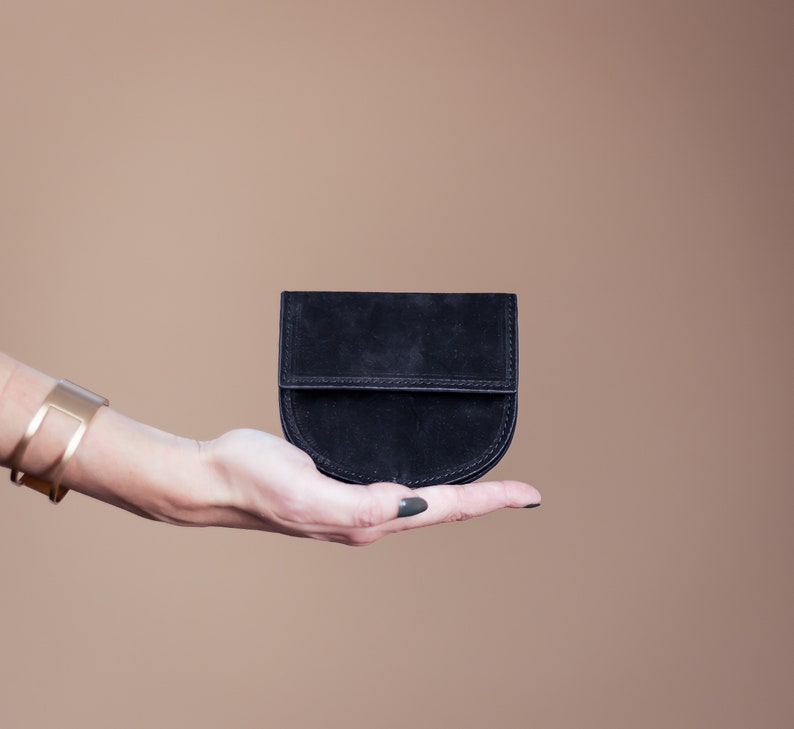 Cartera de piel con cremallera y diseño de media luna, monedero geométrico pequeño, cartera minimalista y elegante. Black