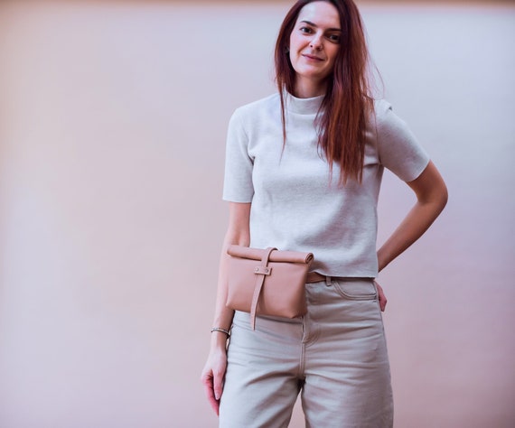 ROLL OVER belt bag (nude)