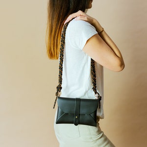 Cartera de mano de piel color crema con correa extraíble, cartera tipo sobre, bandolera, riñonera minimalista de piel, regalos únicos para ella imagen 7