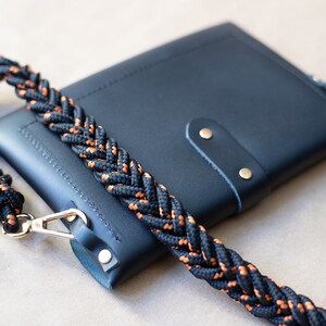 Cartera de mano de piel color crema con correa extraíble, cartera tipo sobre, bandolera, riñonera minimalista de piel, regalos únicos para ella imagen 9