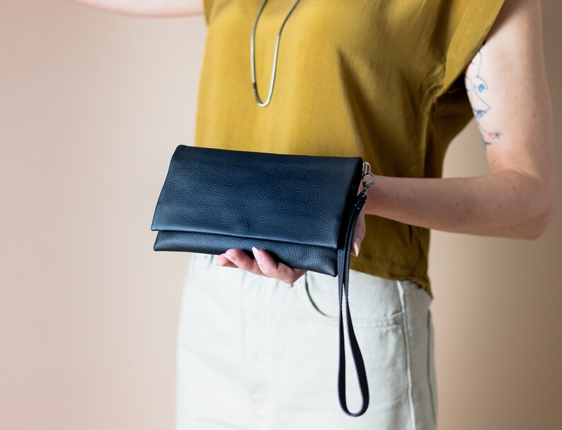 Womens Leather Wallet with Wristlet Strap, Fold over Clutch Purse, Bifold Wallet, Minimalist Envelope Wallet with Zipper Pockets Black