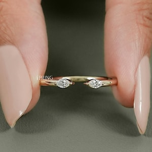 Trouwring Toi ET Moi met marquise geslepen laboratoriumdiamant / Open gouden ring met synthetische diamant in zetting / CVD-diamantring als bruidscadeau
