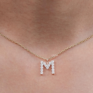 Colgante con inicial de diamante redondo cultivado en laboratorio / Colgante de diamante EF-VS para regalo de aniversario / Colgante de diamante con letra M CVD en oro macizo de 14 quilates