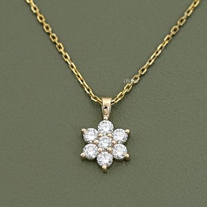 Cluster Set Diamond Wedding Necklace / Round Cut CVD Diamond Necklace / EF-VS Lab Diamond Necklace / Lab Made Diamond Flower Shape Necklace