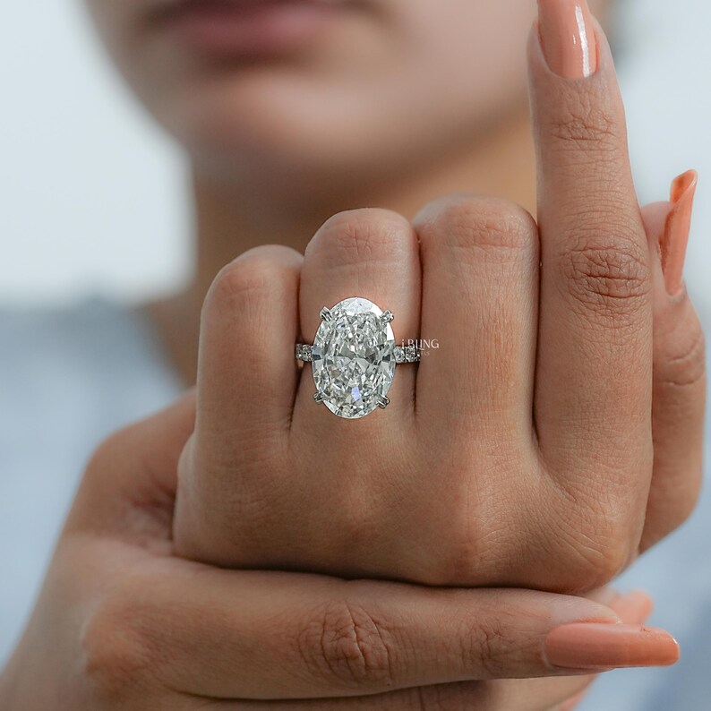 Oval Cut Lab Diamond Solitaire Wedding Ring / 10.00 CT IGI Certified CVD Diamond Fishtail Set Engagement Ring / Maid Of Honor Gift For Her