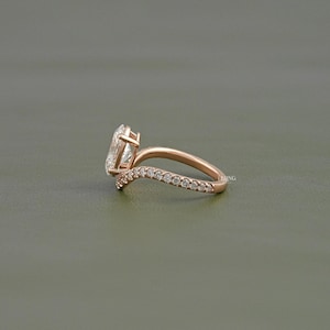 Oval Cut Lab Grown Diamond Wedding Ring/ CVD Diamond Solitaire With Accent Ring/ 14k Solid Gold Curved Engagement Ring/ Bridesmaid Gift