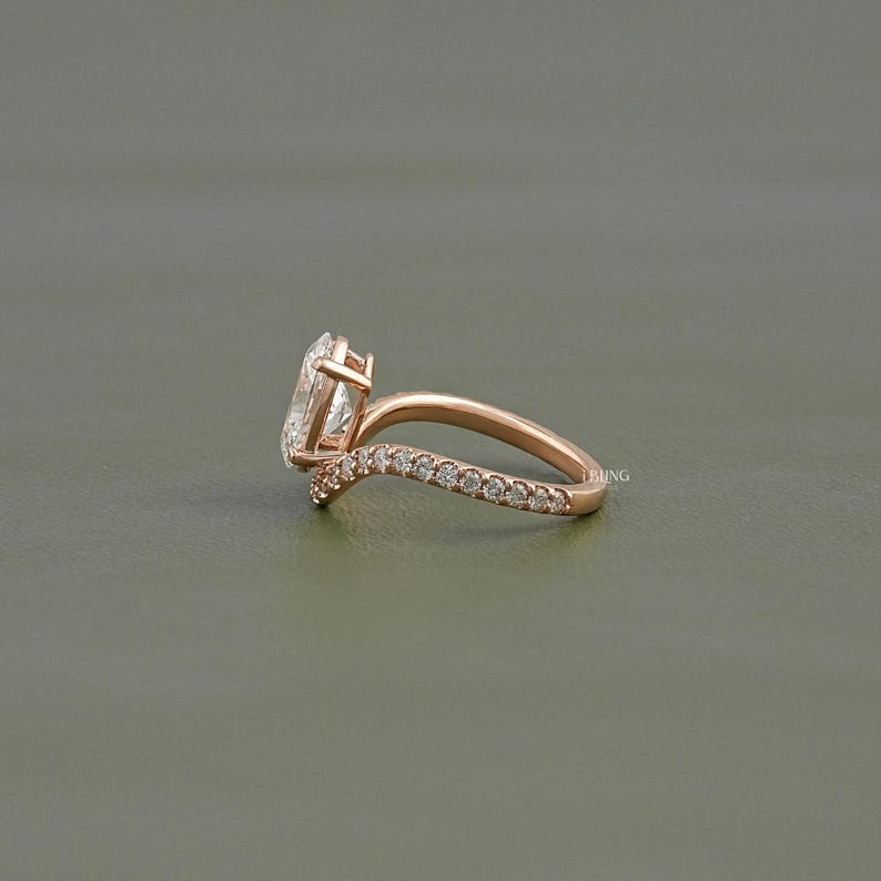 Oval Cut Lab Grown Diamond Wedding Ring/ CVD Diamond Solitaire With Accent Ring/ 14k Solid Gold Curved Engagement Ring/ Bridesmaid Gift