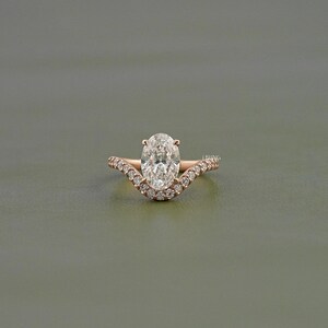 Oval Cut Lab Grown Diamond Wedding Ring/ CVD Diamond Solitaire With Accent Ring/ 14k Solid Gold Curved Engagement Ring/ Bridesmaid Gift