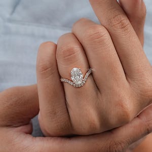 Oval Cut Lab Grown Diamond Wedding Ring/ CVD Diamond Solitaire With Accent Ring/ 14k Solid Gold Curved Engagement Ring/ Bridesmaid Gift