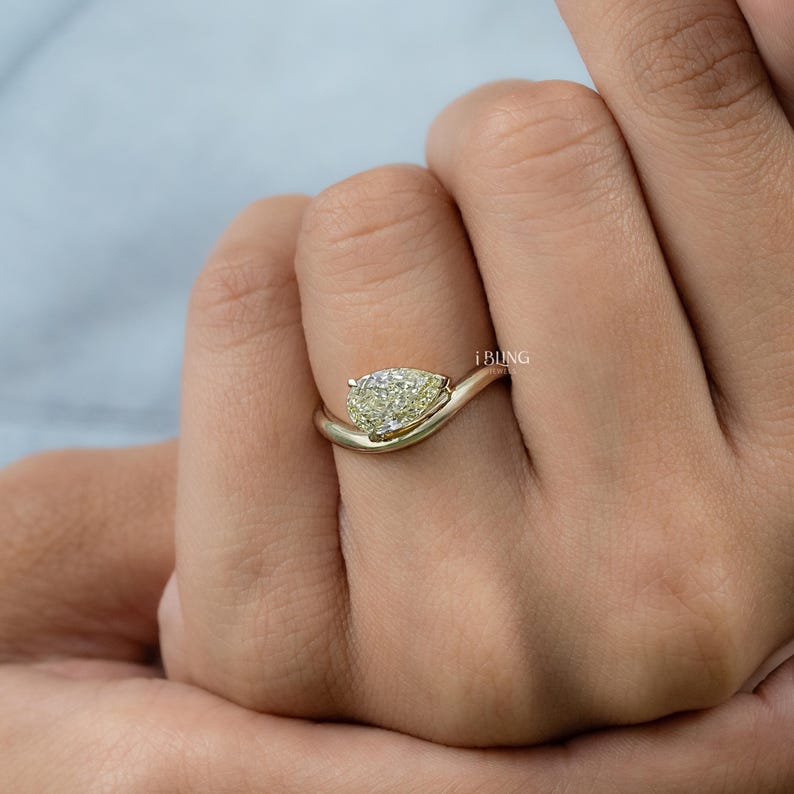 Pear Cut Lab Grown Diamond Curved Solitaire Ring/ Eco-Friendly East-West Set Diamond Ring/ 14K Solid Gold Engagement Ring/ Rings For Women