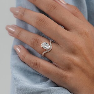 Oval Cut Lab Grown Diamond Wedding Ring/ CVD Diamond Solitaire With Accent Ring/ 14k Solid Gold Curved Engagement Ring/ Bridesmaid Gift