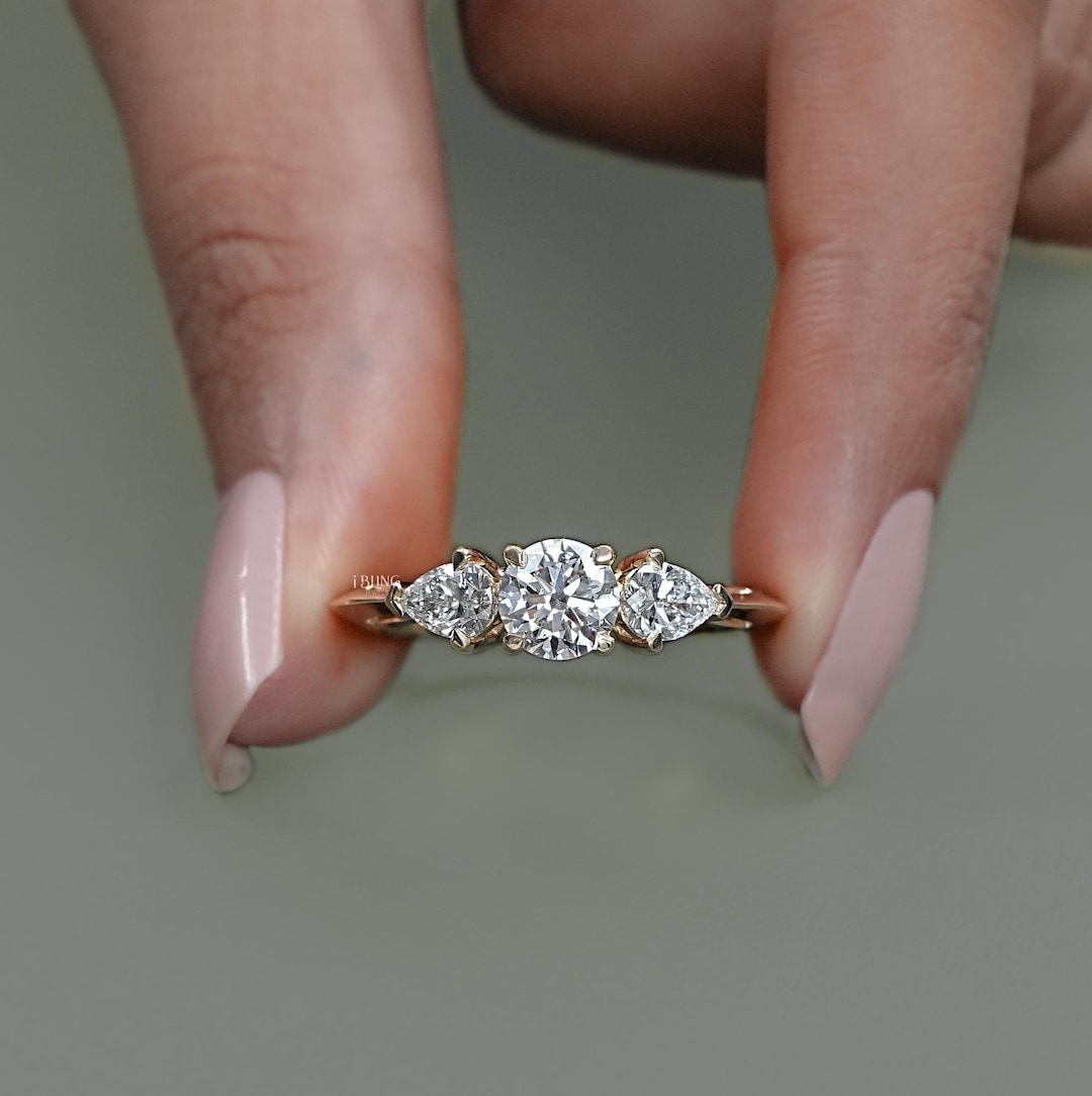 Round Cut Lab Grown Diamond Ring / Three Stone Lab Diamond Engagement ...