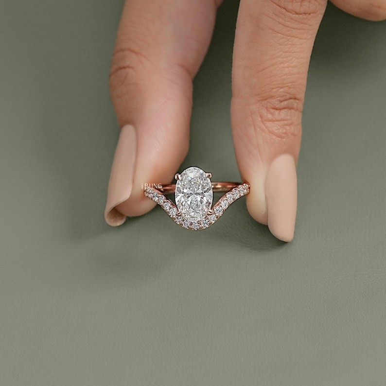Oval Cut Lab Grown Diamond Wedding Ring/ CVD Diamond Solitaire With Accent Ring/ 14k Solid Gold Curved Engagement Ring/ Bridesmaid Gift