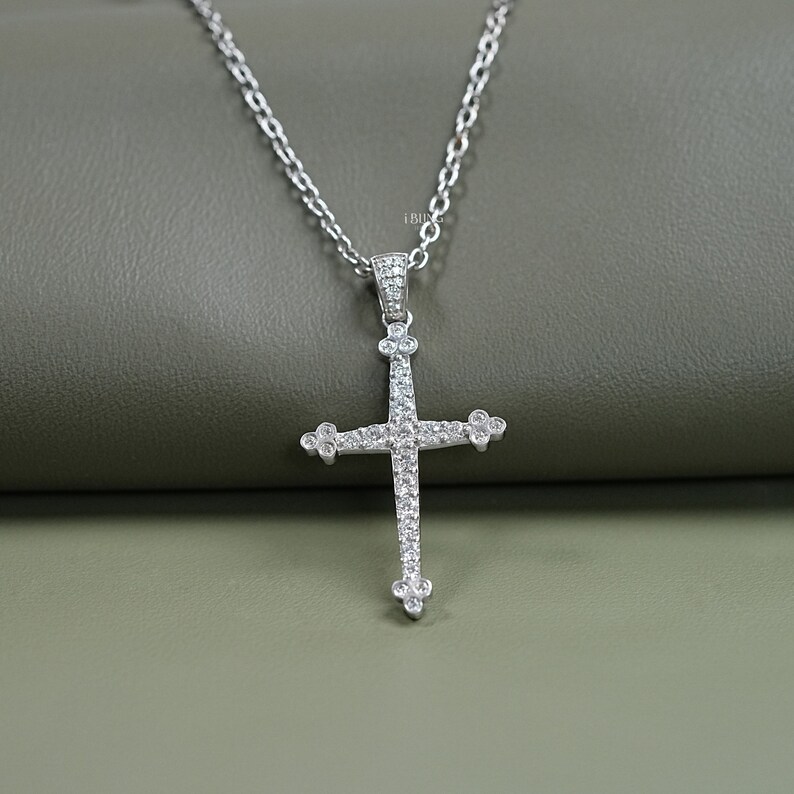 Lab Grown Diamond Cross Pendant / 14K White Gold Religious Pendant / Conflict Free Diamond Christian Faith Pendant / Party Wear Jewelry