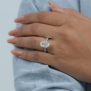 Oval Cut Lab Grown Diamond Solitaire Wedding Ring / Round Cut CVD Diamond Shared Prong Engagement Ring For Women / Anniversary Gift For Her