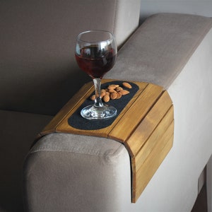 Mesa de braço de sofá Bandeja de braço de sofá de madeira bandeja de sofá de braço bandeja de sofá apoio de braço, suporte de telefone de mesa de braço de sofá bandeja de sofá de mesa de apoio de braço costa, presente