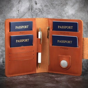 Porta pasaporte familiar con 4 ranuras para AirTag, billetera de viaje para documentos, pasaporte AirTag de cuero, pasaporte familiar, organizador de pasaporte personalizado de 5, 6 y 8 pulgadas, 10