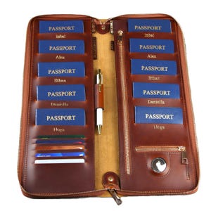 Funda para pasaporte familiar con cremallera AirTag de cuero Cartera de viaje familiar con cremallera Funda para pasaporte de cuero para 10 pasaportes familiares con capacidad para 4, 6 y 8 pasaportes personalizados