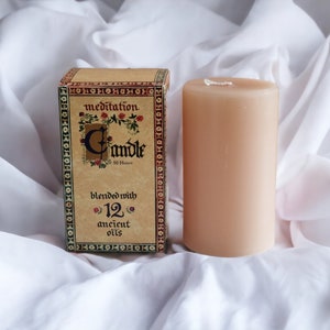 Meditation range 12 Essential Oils 80-hour candle