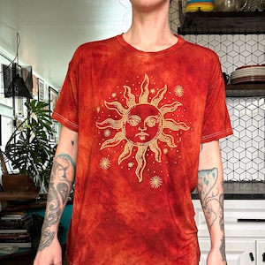 Chemise soleil en bambou teint à la main - T-shirt surdimensionné en bambou, beige, rouille, chemise hippie, confortable, vêtements pour femmes, festival, maman, fête des mères