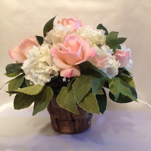 Real Touch Roses, Real Touch Floral Bouquet, Real Touch Flower Arrangement, Roses Floral Arrangement, Roses Flower Basket, Pink Roses Basket