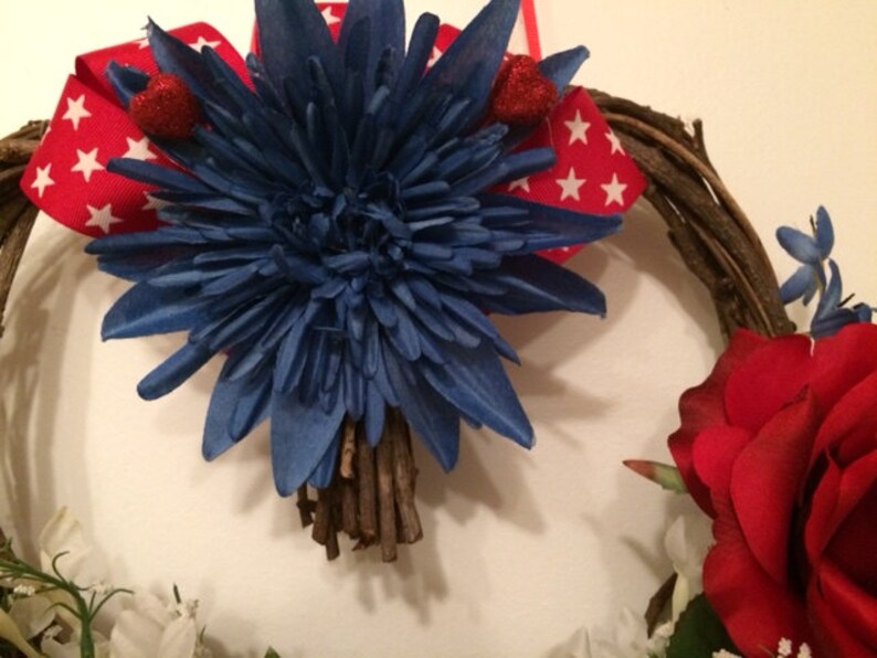 Patriotic Grapevine Wreath Red White /& Blue Grapevine Wreath Patriotic Front Door Wreath Heart Shaped Grapevine Wreath Front Door Wreath