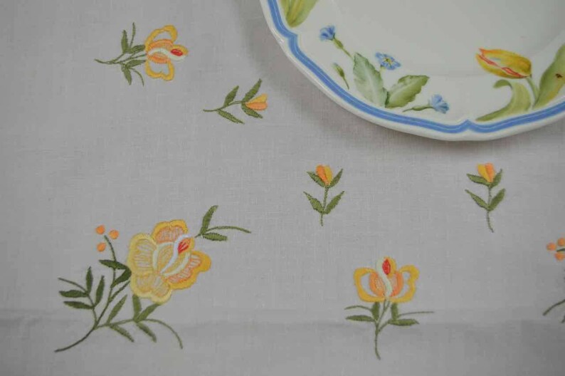 Lovely vintage Spring tablecloth.