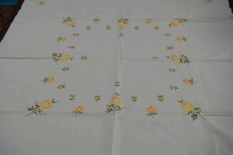 Lovely vintage Spring tablecloth.