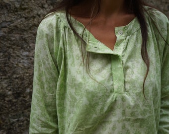 Pure cotton blouse with floral print, long sleeves (Size S, M or L)