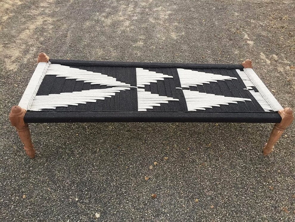 Charpoy 180 X 75 cm, Noir et Blanc, Pieds Tournés Palissandre, Lit Indien | Plus Que 1