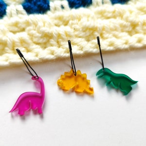 3 Enamel Stitch Markers • notions • row markers • end markers • place markers for crochet • Dinosaur Brontosaur • Safety Pins with Charm