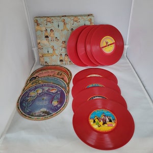 Christmas Children&#39;s Records and Case/Set of 12/Record Guild of America/1950s/Picture Discs