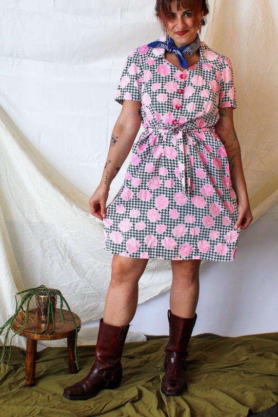 pink houndstooth dress Women's Breathable Short-sleeve runs true to size 60s Pink Rose Houndstooth Shirt