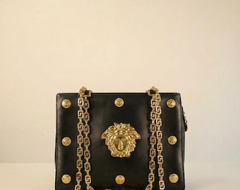 Bolso de hombro con cadena Medusa de Versace Couture, un modelo poco común de los años 90.