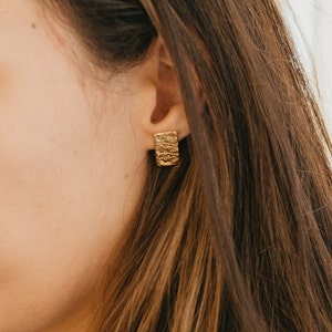 Minimalist Stud Earrings, 18K Gold Textured Earrings, Everyday Square Shaped Earrings,  Comfortable Rectangle Earrings, Unique Gift For Her