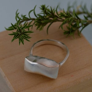 Silver Statement Ring, Unique Modern Minimalist Ring, Geometric Design Silver Jewelry, Everyday Sterling 925 Silver Ring, Silver Wave Ring