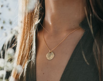 Gold Moon Necklace, Full Moon Necklace, Layering Disc Necklace, Textured 18K Coin Necklace, Minimalist Everyday Medallion, Dainty Chain