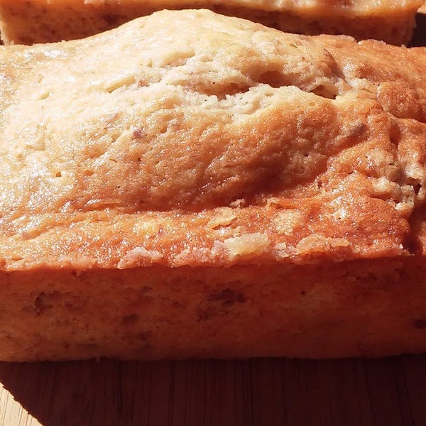 Loaf (9 x 5) of banana bread (with or without nuts), pecans, homemade, made from scratch